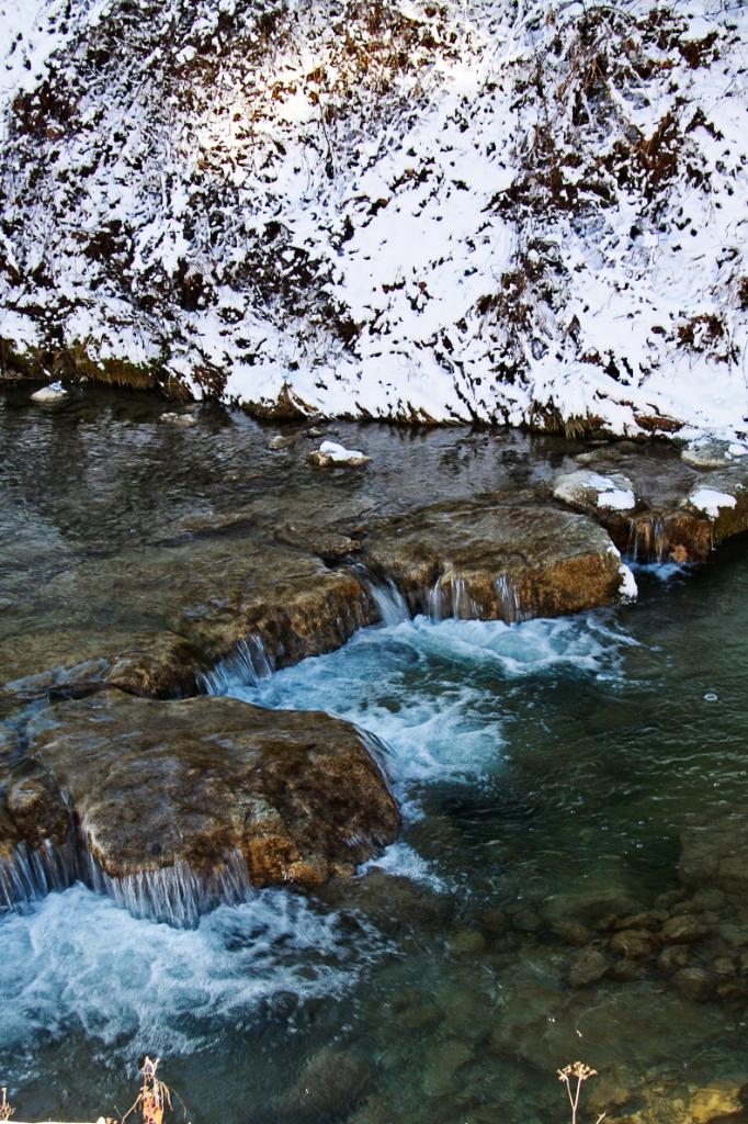 Steinstufen im Jenbach.JPG - Steinstufen im Jenbach / Bad Feilnbach